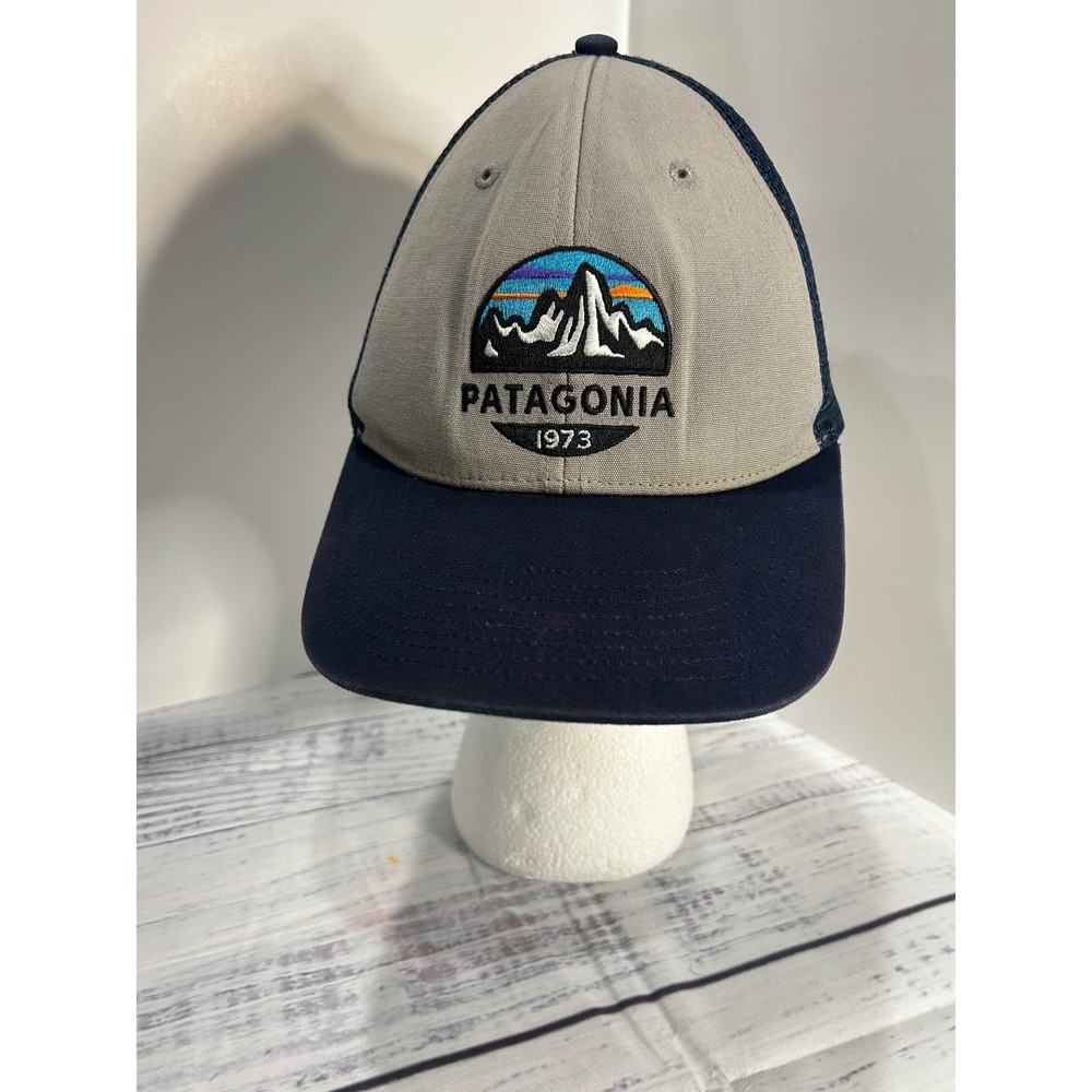 Patagonia Fitz Roy Horizons Trucker Hat Grey Navy Blue Snapback Mesh Cap 1973